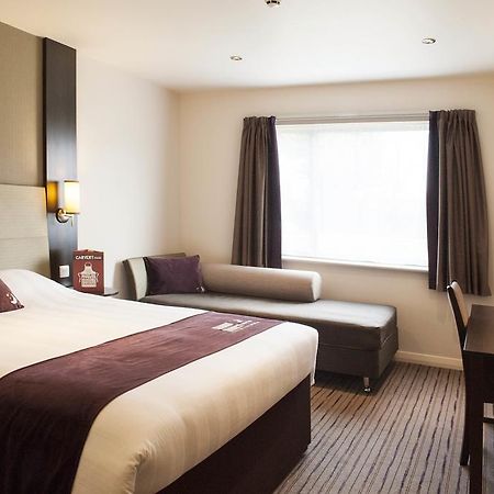 Premier Inn Basingstoke West エクステリア 写真