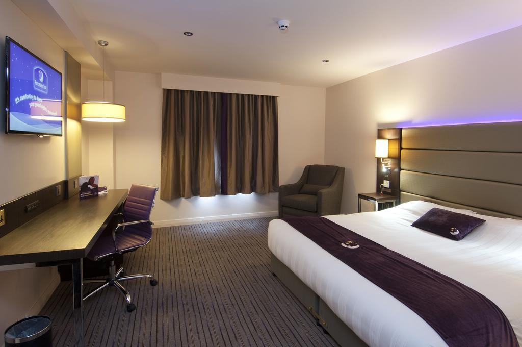 Premier Inn Basingstoke West エクステリア 写真