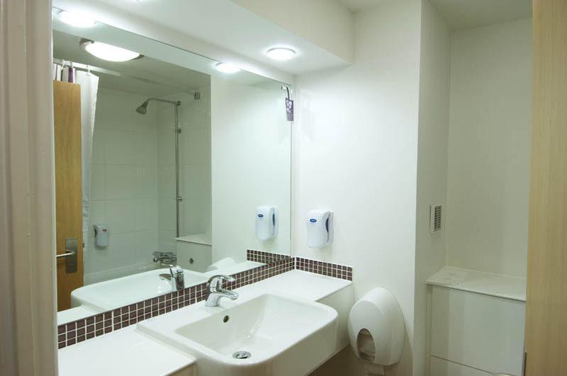 Premier Inn Basingstoke West エクステリア 写真
