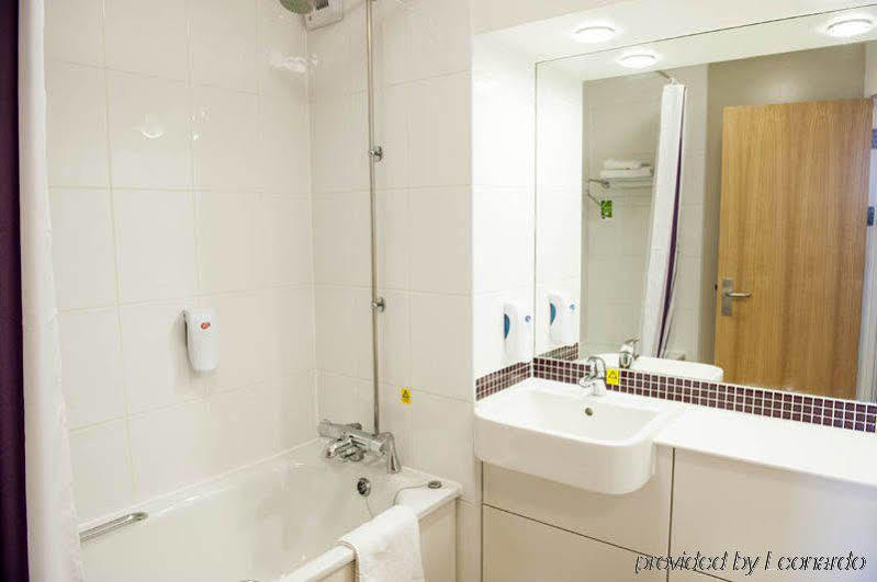 Premier Inn Basingstoke West エクステリア 写真